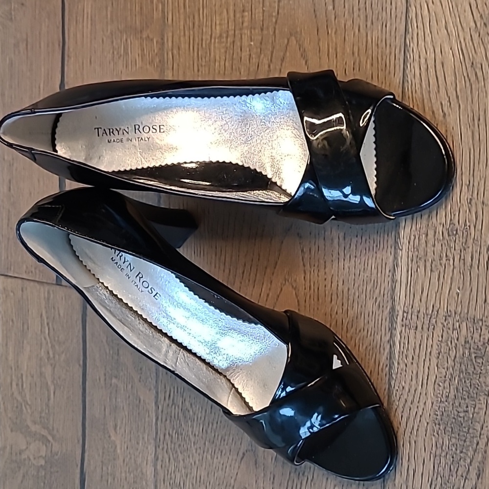 Taryn Rose patent leather heel, size 40 1/2 (US 10.5)